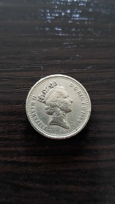 Moneta kolekcjonerska One Pound Elisabeth II 1989