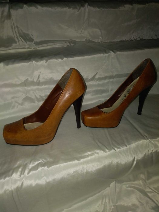 buty, szpilki jasno brązowe rozm.38