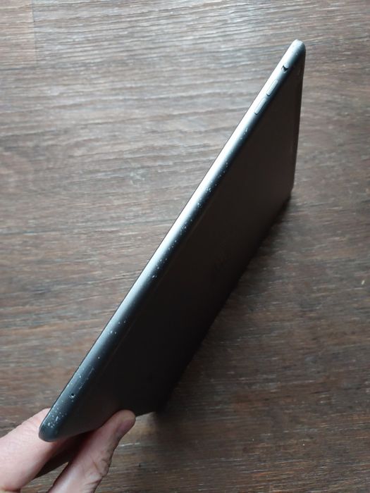 IPAD AIR  A1475 4G LTE 64Гб не запускается ошибка активации