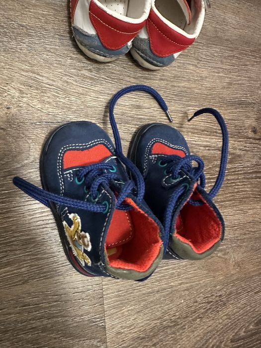 Дитяче взуття 18-21 розміри черевики, кросівки, чоботи