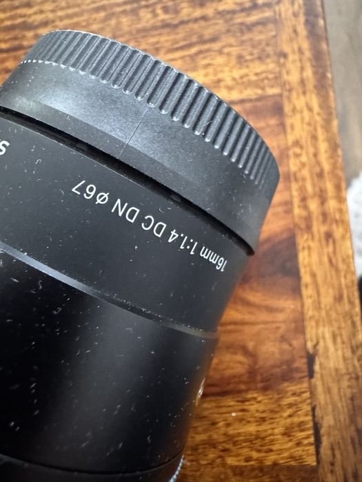 Sigma 16mm F1.4 DC DN w idealnym stanie
