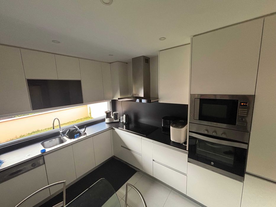 Quarto individual para um estudante em moradia tranquila
