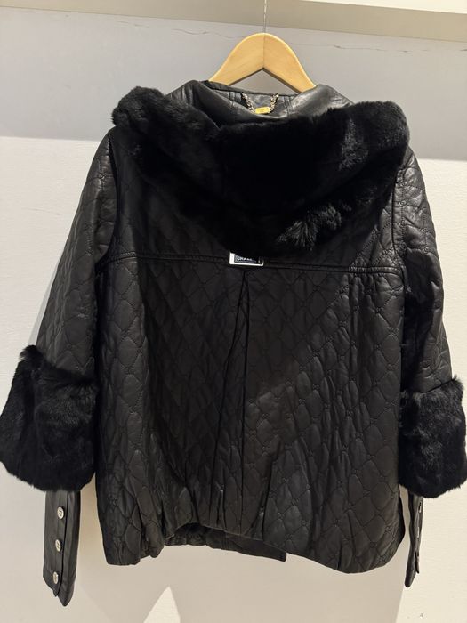 Шкіряна курточка Chanel