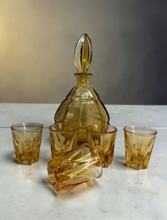 Zestaw do likieru Art Deco Niemen- Gisela
karafka + 5 kieliszków