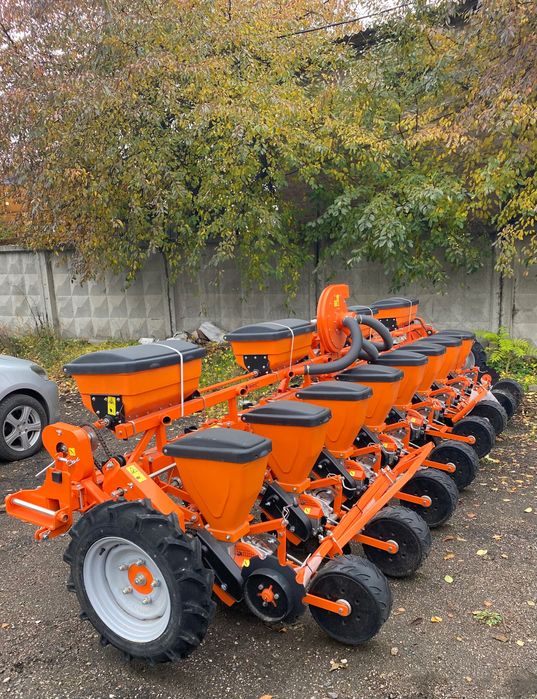 Сівалка пневматична Весна 8 Фаворит (Сеялка универсальная Весна 8)