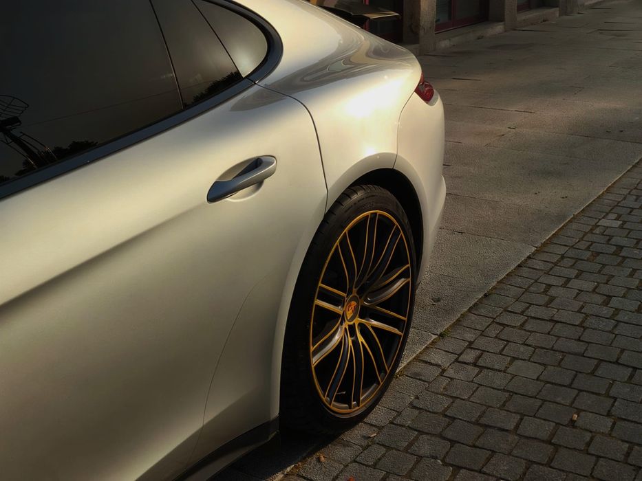 Porsche Panamera 4