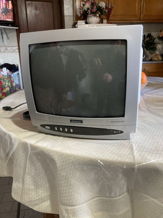 TV Orima a cores com dispositivo TDT