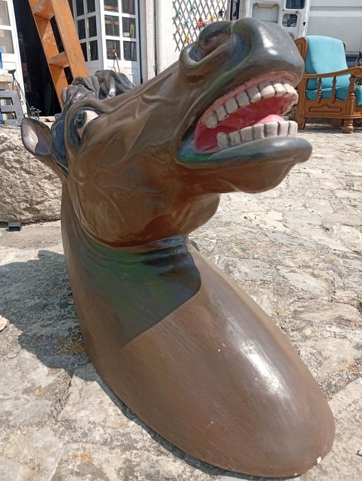 Cabeça de cavalo em barro
