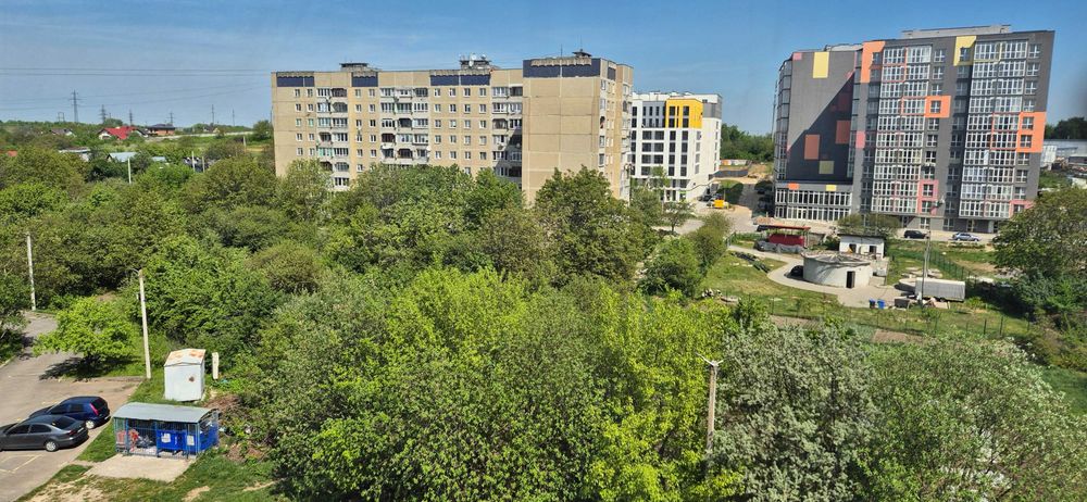Продається простора квартира у Винниках