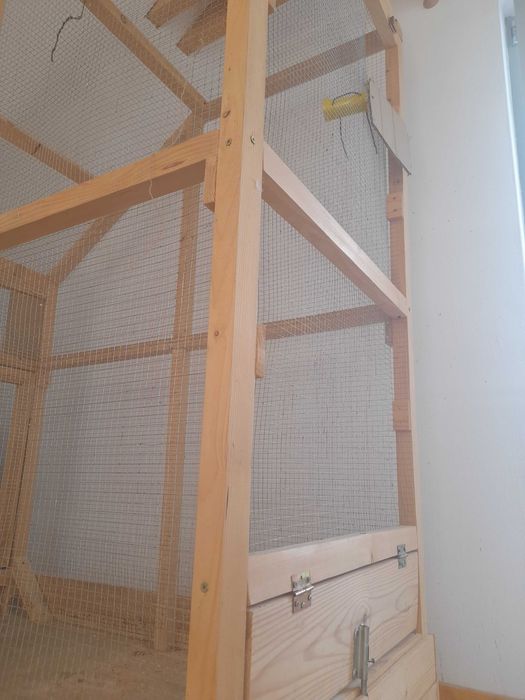 Woliera na kółkach