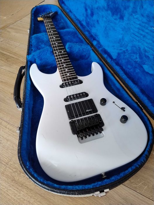 Superstrat Charvel 375 Deluxe Japan 1989 Pear White Jackson Vintage