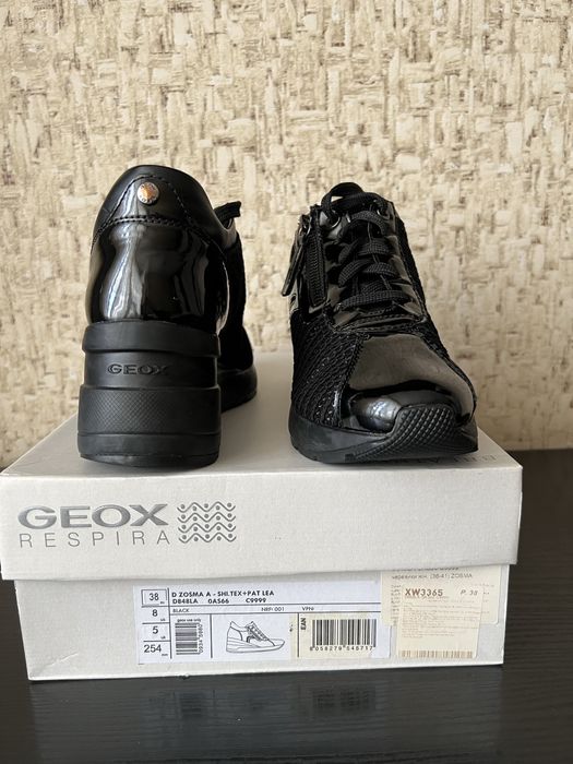 Кросівки чорні GEOX