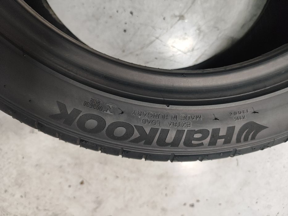 2 pneus semi novos Hankook 215/45R16Oferta dos portes