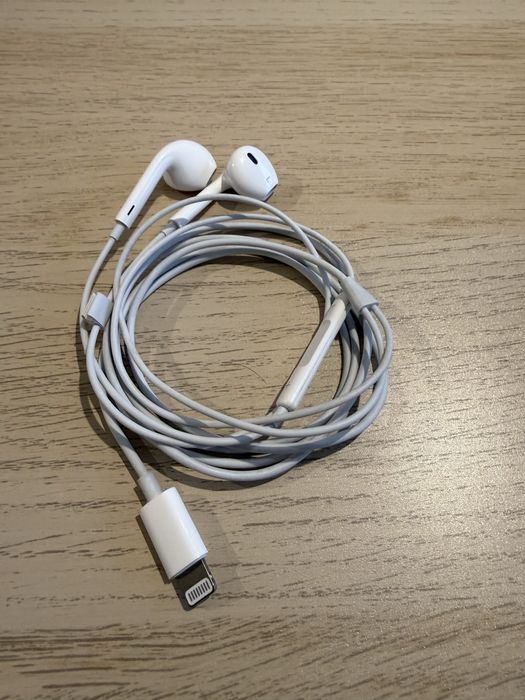 Apple EarPods (Lightning) usados apenas 1 semana