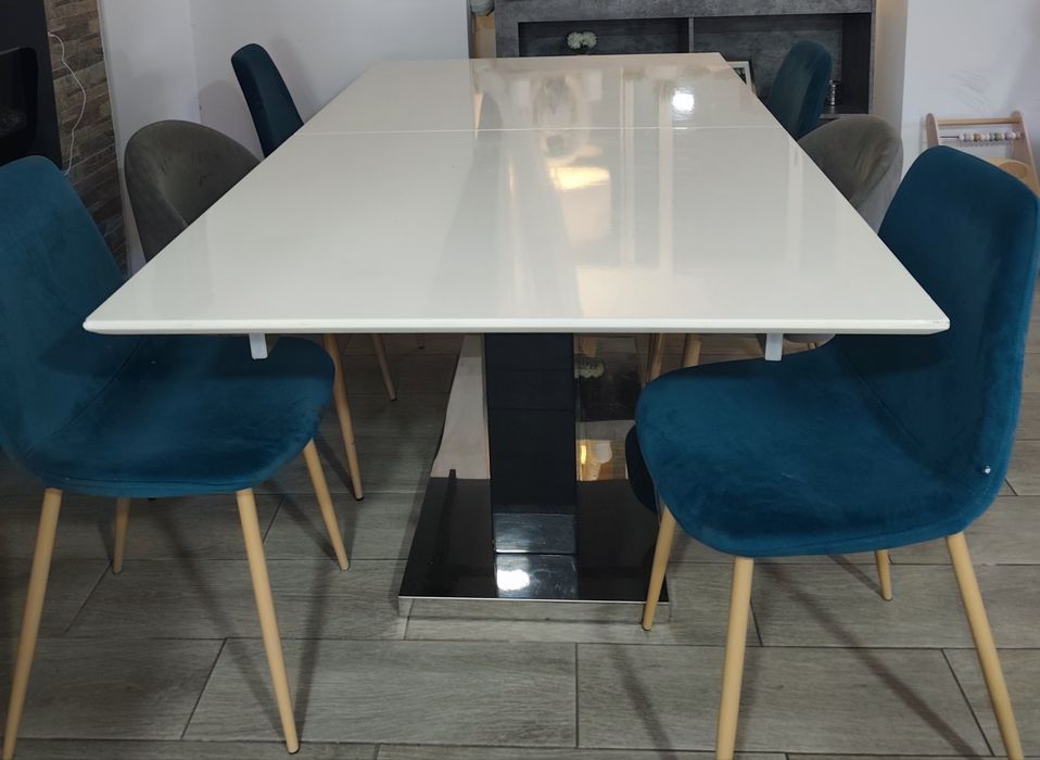 Mesa de Jantar Extensível Branca e Pé Central (2,40m) – Boas Condições