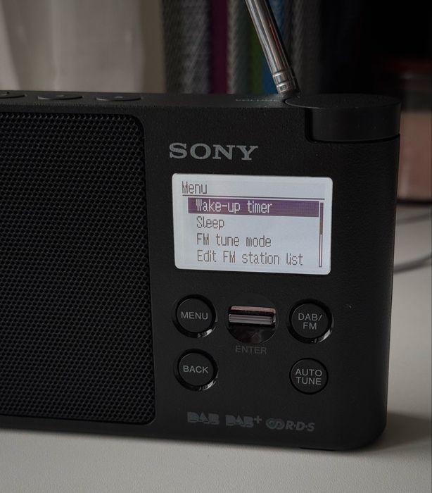 Цифрове радіо Sony XDR-S41D DAB/DAB+ FM з дисплеєм
