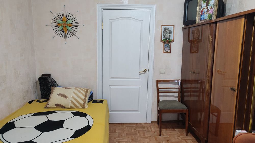 Здам кімнату з окремим холодильником біля м.Оболонь