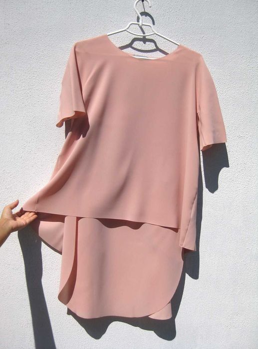 Интересная розовая удлинённая блуза туника с воланами COS