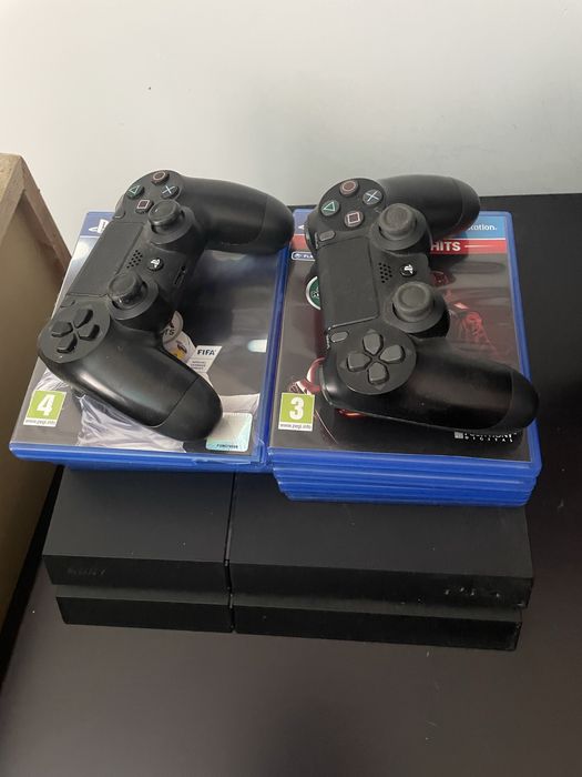 PS4 Com 2 Comandos e 8 Jogos