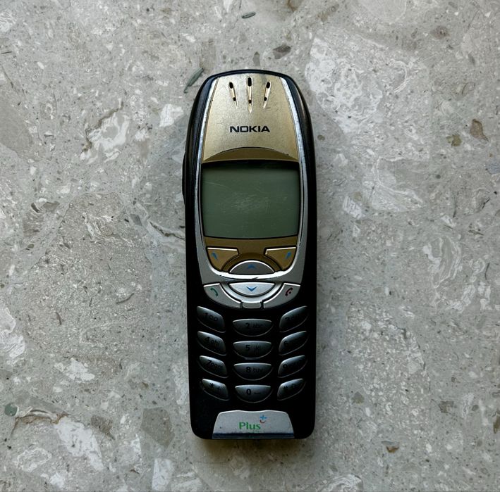 Nokia 6310i - kultowy telefon, z ładowarką i zestawem słuchawkowym