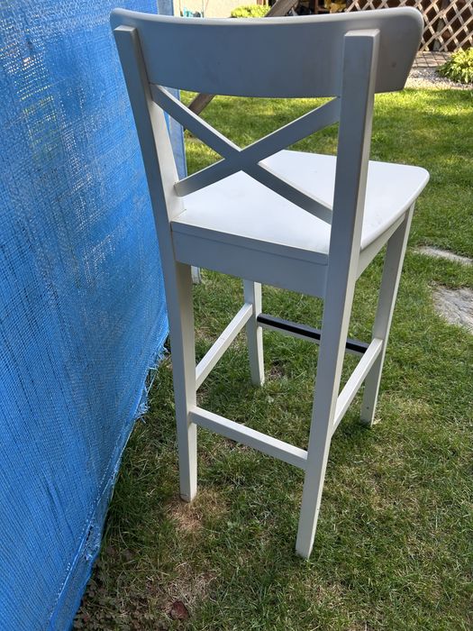 Biale wysokie krzeslo Ikea