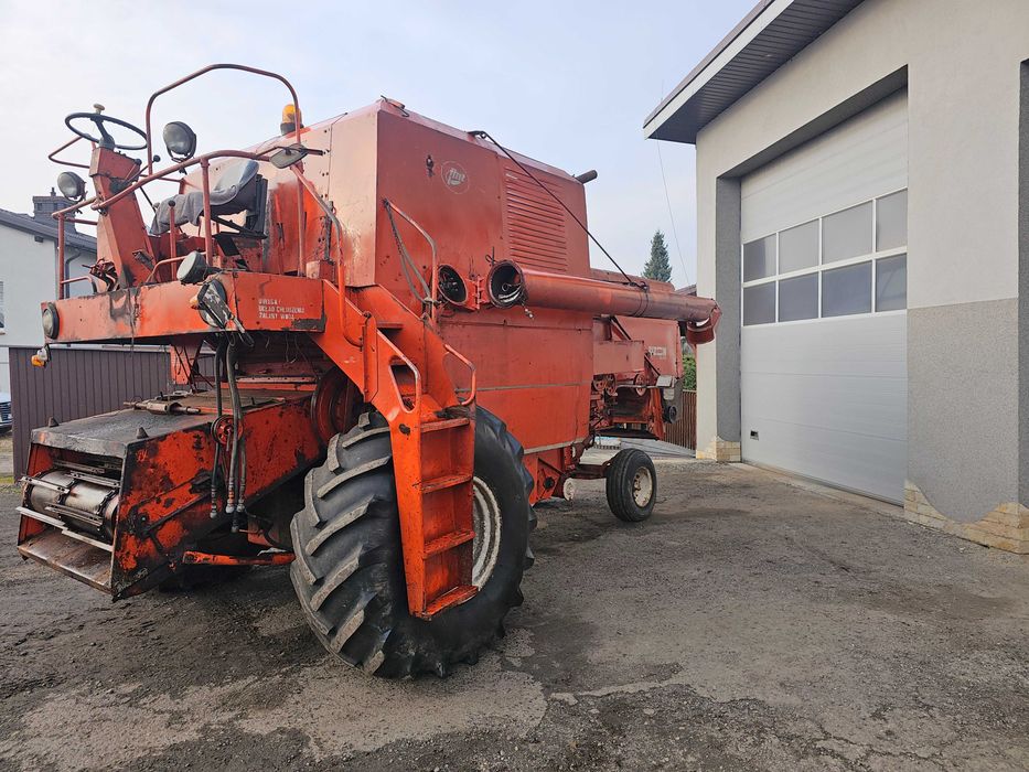 Kombajn zbożowy BIZON Z056 sieczkarnia silnik heder koła skrzynia
