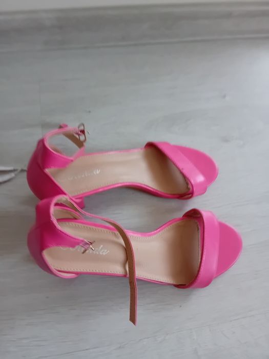 Sandały damskie obuwie