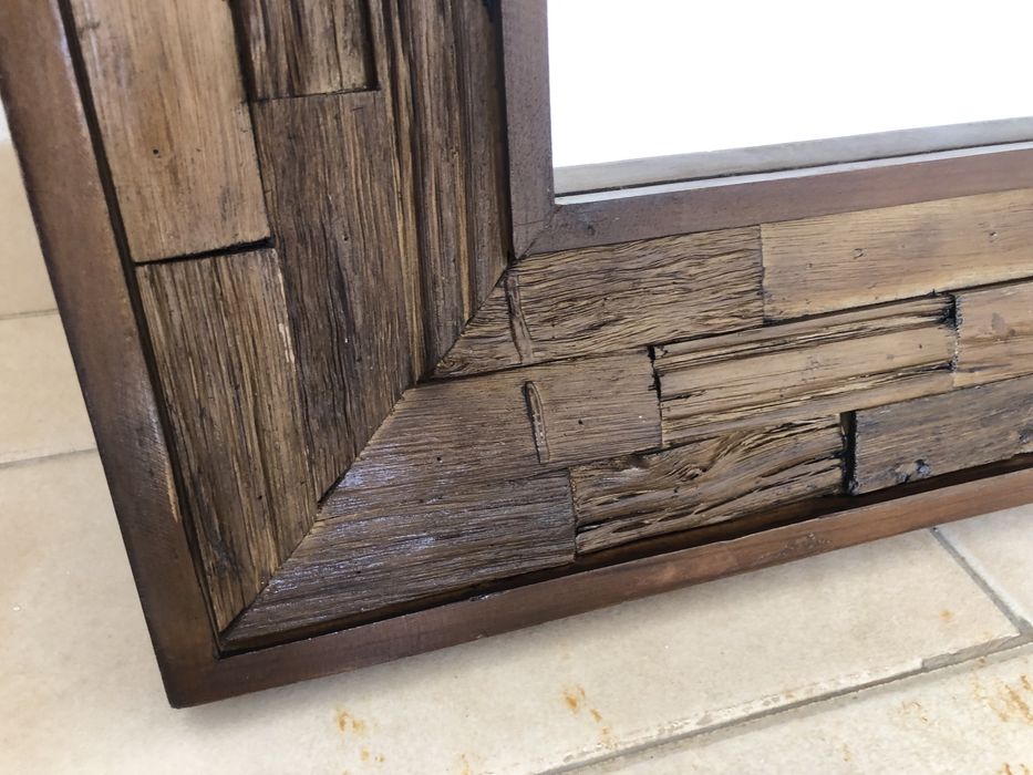 Espelho com moldura de madeira maciça64585816436483124