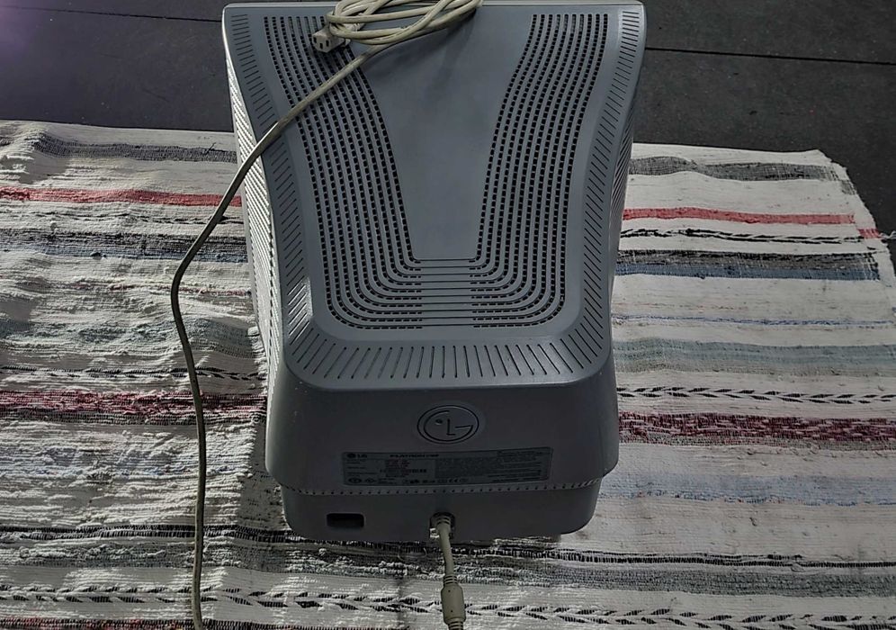 Monitor LG Flatron F700B - VGA RETRO