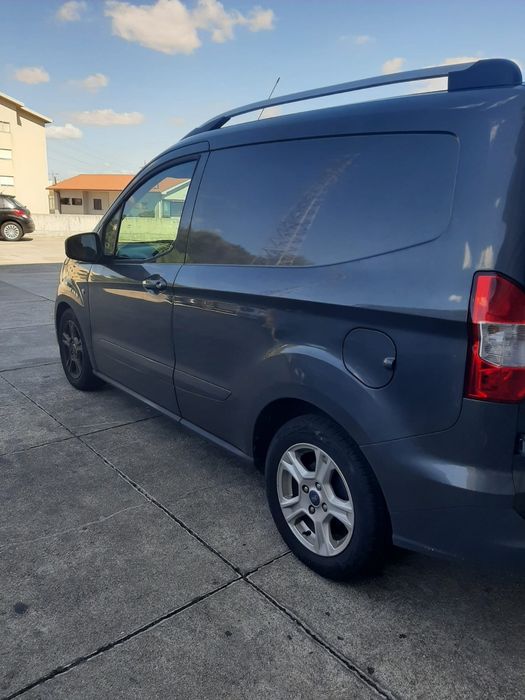 Ford Transit Courier LIMITED 2022 | Garantia FORD | IVA Dedutível
