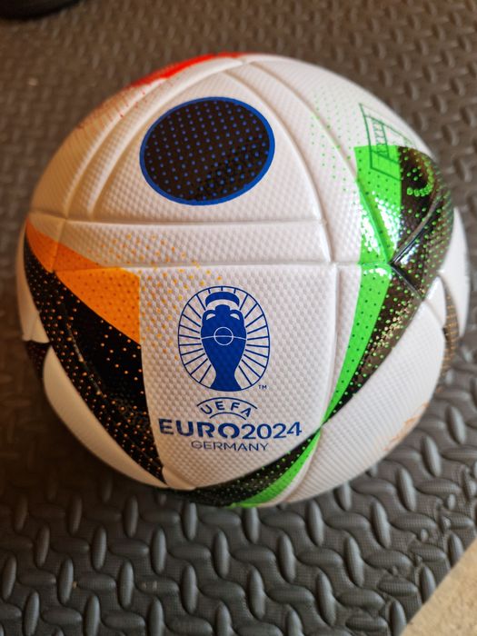 Piłka nożna Adidas Euro 2024
