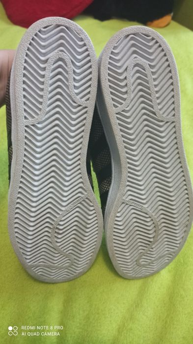 Продам кроссовки Adidas Superstar.