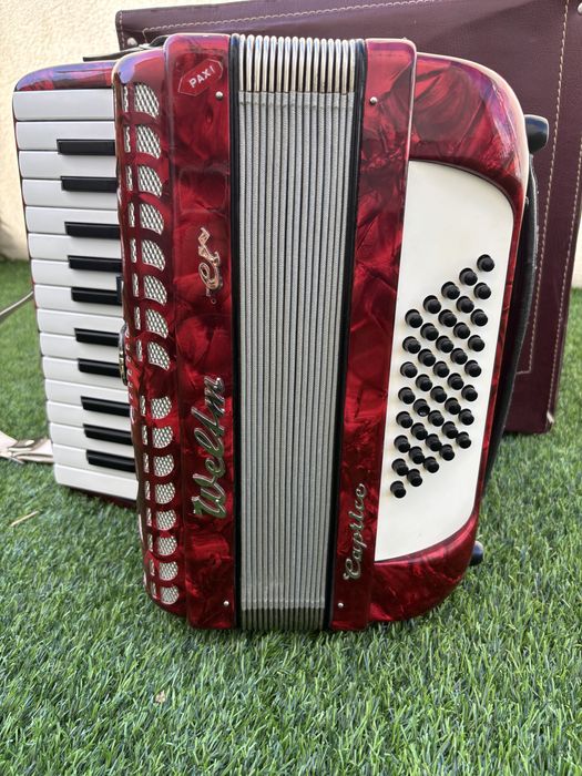 Acordeão Weltmeister Caprice 48