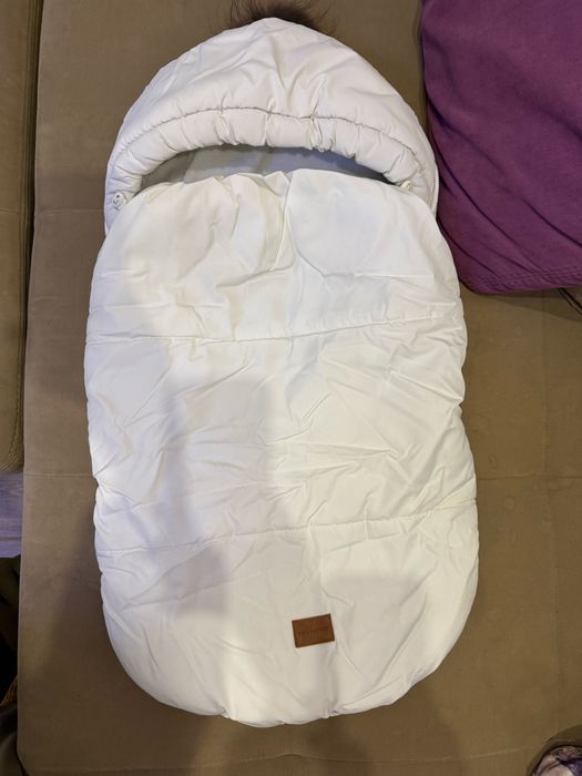 Конверт молочного кольору