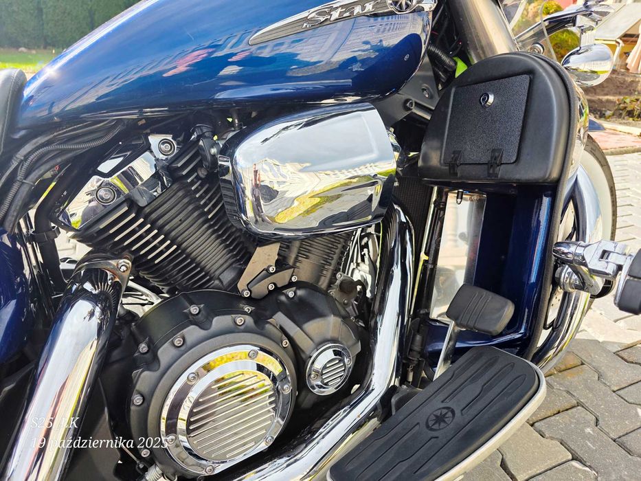 YAMAHA Deluxe XVS1300 Midnight Star