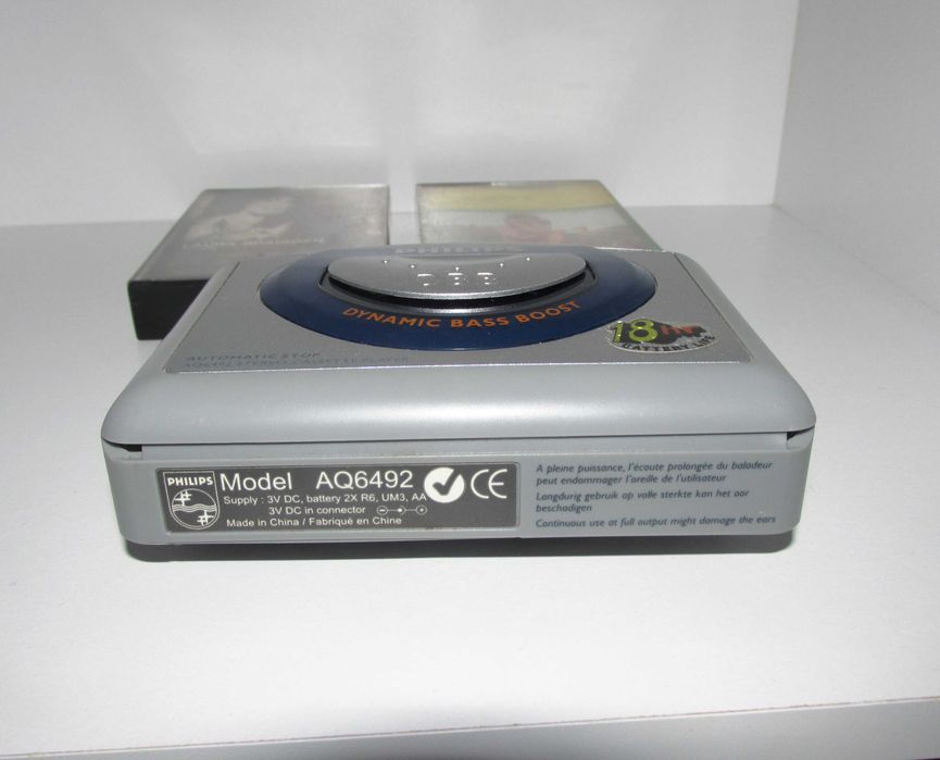 Phillips walkman cassete Player + 2 Tapes