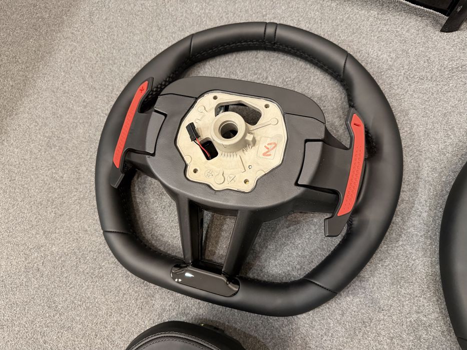 Руль BMW M LCI G01 G02 G05 G06 G07 G11 G12 G15 G16 G20 G22 G26 G30 G42