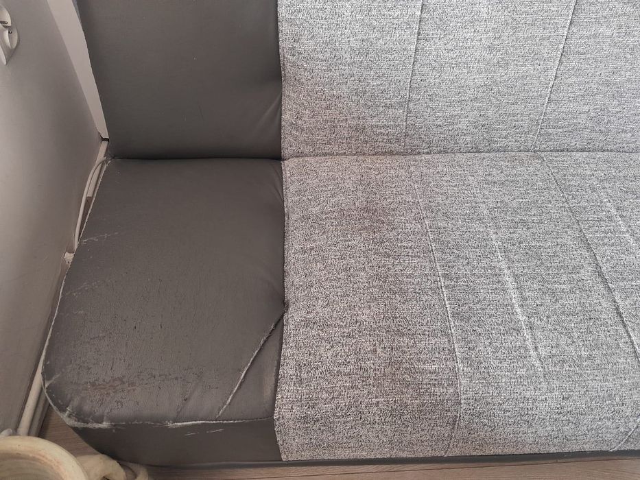 Wersalka szara dwuosobowa. Stan używany, oddam za darmo.