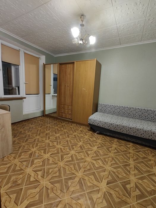 Продам 1 комнатная квартира Залютино, рядом рынок.