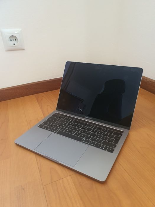 Macbook Pro 2019502476881360343041