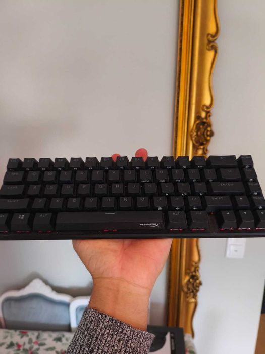 HyperX Alloy Origins 65 Mecânico RGB Preto - Impecável, Compacto 65%!