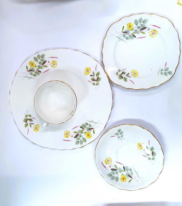 ROYAL VALE . Por. Patera filiżanka trio zestaw śniadaniowy 4 elementy