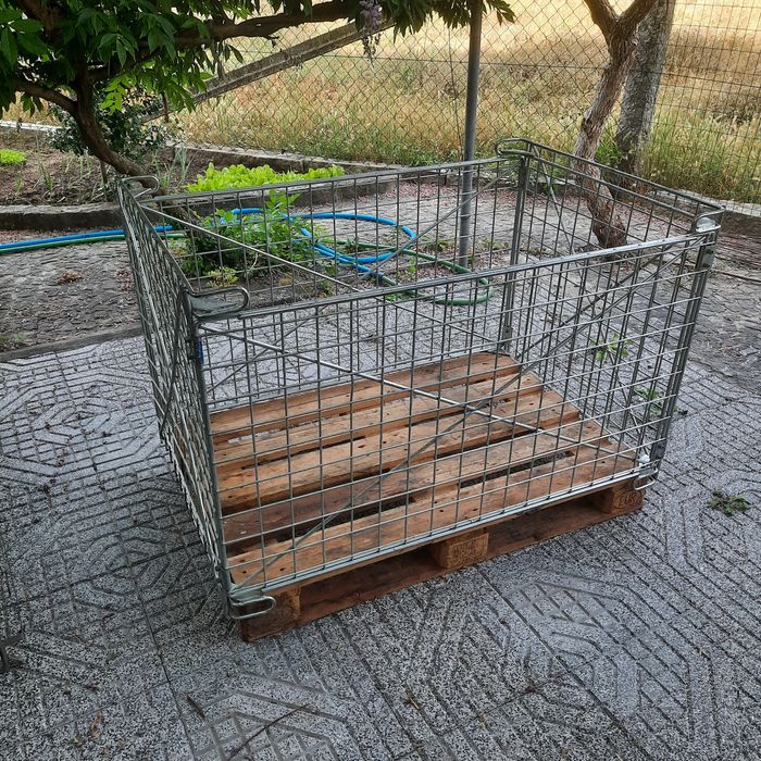 Contentor/cesto em ferro para porta paletes