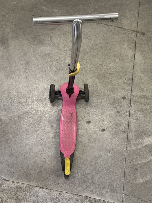 2 trotinetes para criança