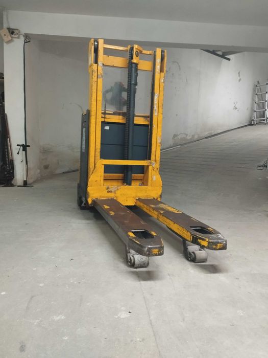 Stacker Empilhador JUNGHEINRICH