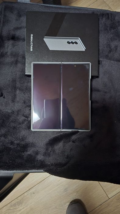 Samsung Galaxy Z foul 6