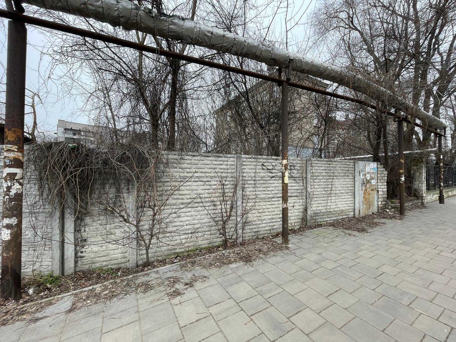 Пропоную купити ділянку вул. Каруни, під бізнес..