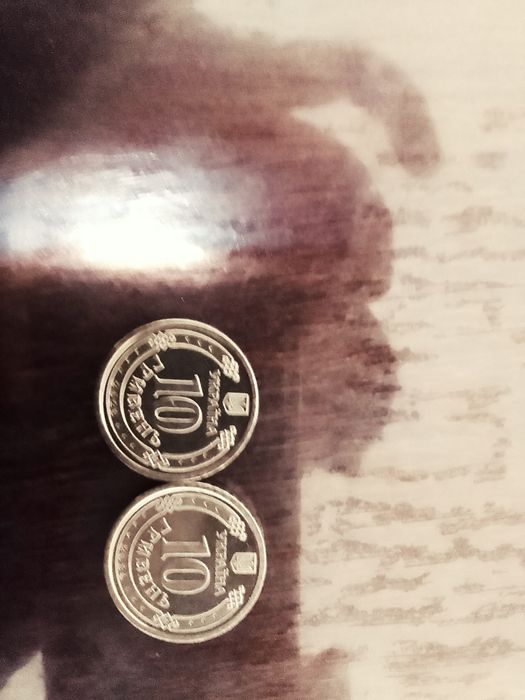 Продам 2 монети.