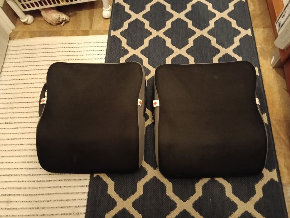 Podstawki do samochodu dla dziecka dwie szt