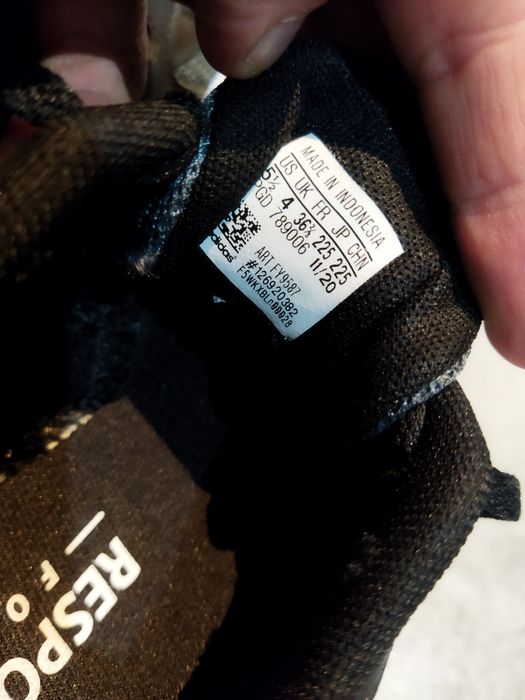 Buty damskie do biegania Adidas Response Foam r. 36  2/3